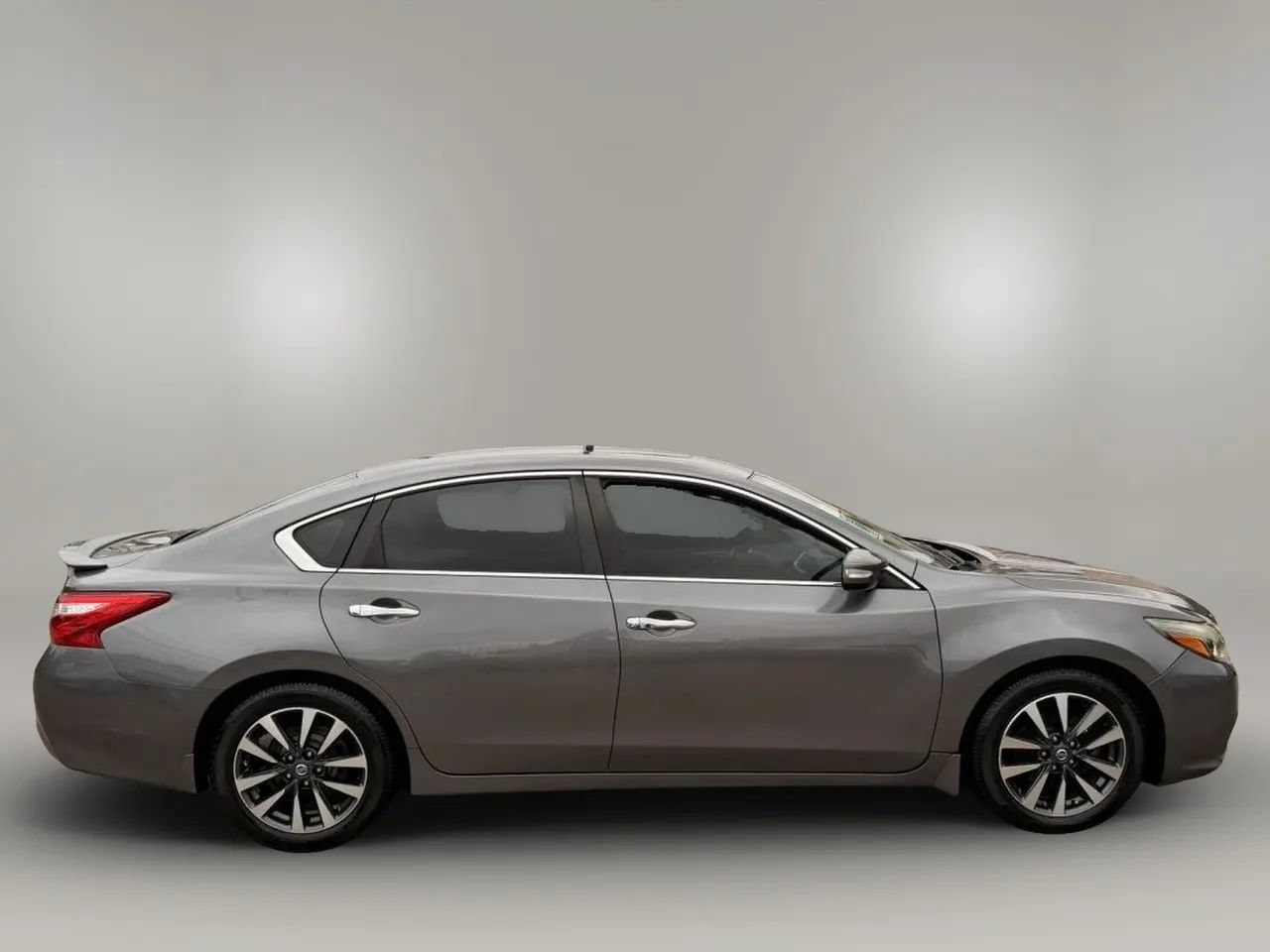 Used 2016 Nissan Altima 2.5 SL w/ 2.5 Technology w/LED Package FWD image 15