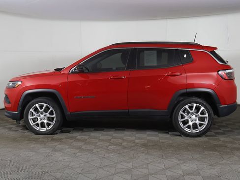 Used 2023 Jeep Compass Latitude AWD/4WD image 15