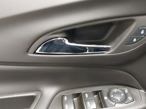 Used 2024 Chevrolet Equinox LT AWD/4WD image 25