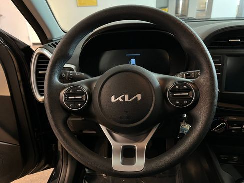 Used 2025 Kia Soul LX w/ LX Technology Package image 27