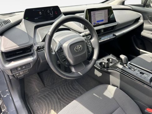 Certified 2023 Toyota Prius LE FWD image 41