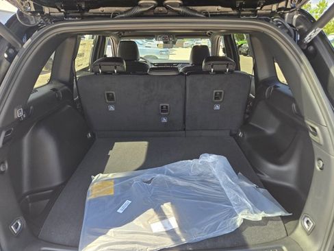 New 2025 Jeep Grand Cherokee Limited w/ Black Appearance Package image 10