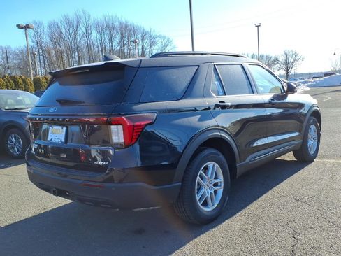 New 2026 Ford Explorer Active AWD/4WD image 4
