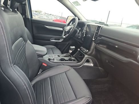 Used 2024 Ford Ranger Lariat w/ Advanced Towing Package image 8