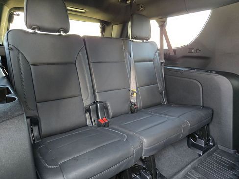 Used 2024 GMC Yukon XL Denali w/ Advanced Technology Package image 26