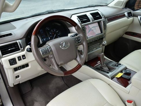 Used 2013 Lexus GX 460 w/ Comfort Plus Pkg AWD/4WD image 10