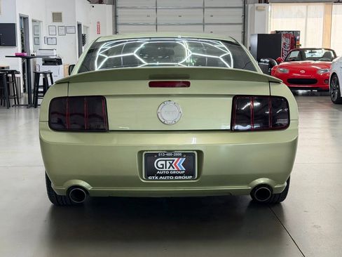 Used 2005 Ford Mustang GT RWD image 3