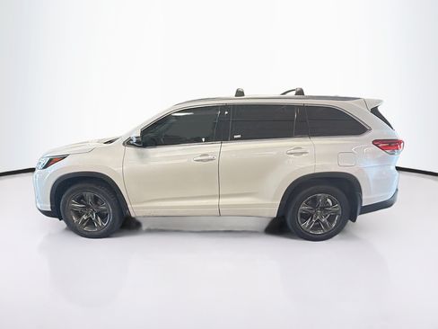 Used 2018 Toyota Highlander Limited Platinum AWD/4WD image 4