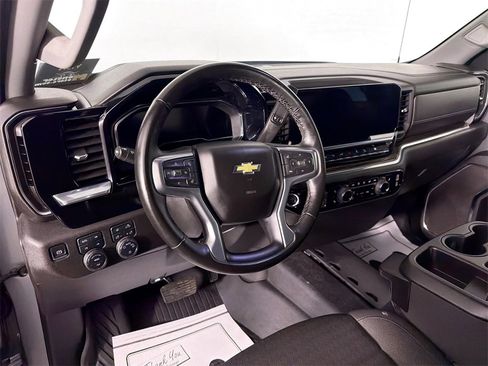 Used 2024 Chevrolet Silverado 1500 LT image 9