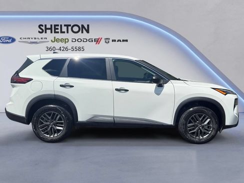 Used 2024 Nissan Rogue S FWD image 7