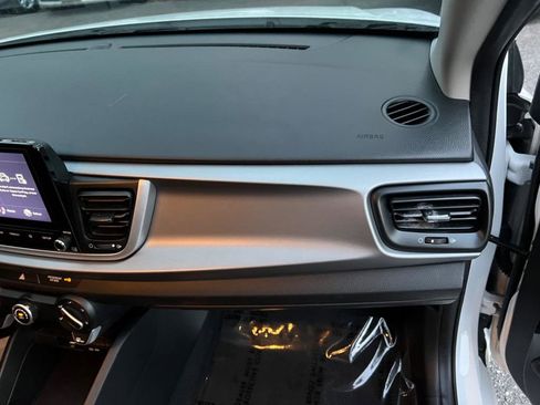 Used 2022 Kia Rio LX image 18