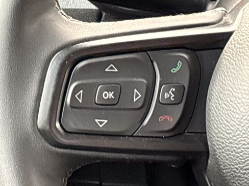 Certified 2025 Jeep Gladiator Sport AWD/4WD image 22