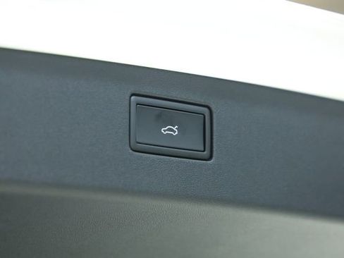 New 2026 Volkswagen Tiguan SEL R-Line image 38