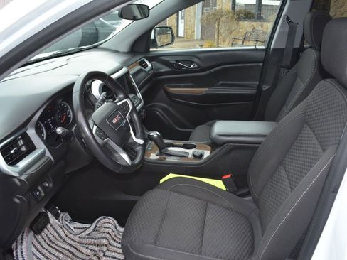 Used 2018 GMC Acadia SLE image 12