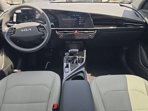 New 2026 Kia Niro EX FWD image 13