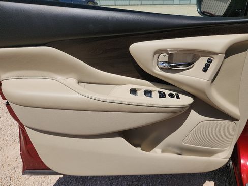 Used 2019 Nissan Murano Platinum w/ Cargo Package FWD image 12