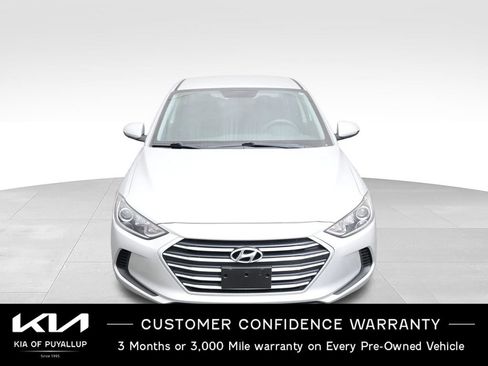 Used 2018 Hyundai Elantra SE w/ SE Connectivity Package 04 FWD image 2