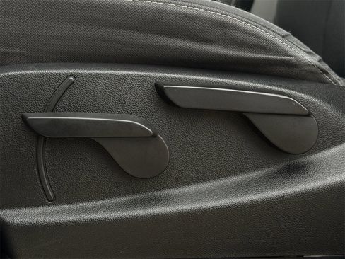 Used 2018 Chevrolet Silverado 2500 LT image 22