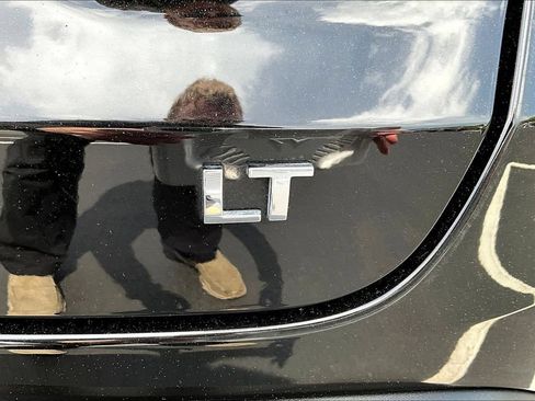 Used 2025 Chevrolet Trax LT FWD image 20
