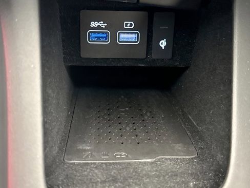 Used 2023 Genesis GV70 2.5T w/ Advanced Package image 18