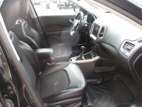 Used 2018 Jeep Compass Latitude w/ Popular Equipment Group image 9