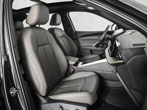 Certified 2025 Audi Q5 Premium w/ Convenience Package AWD/4WD image 22