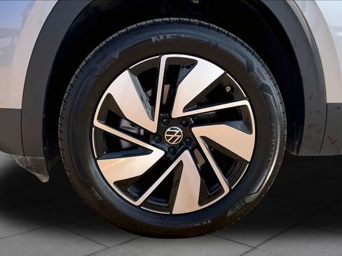 Used 2026 Volkswagen Atlas SE FWD image 11