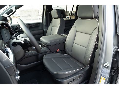 New 2026 GMC Yukon XL Elevation image 11