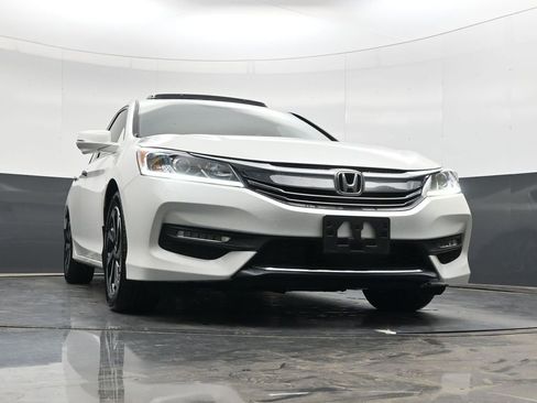 Used 2017 Honda Accord EX image 24