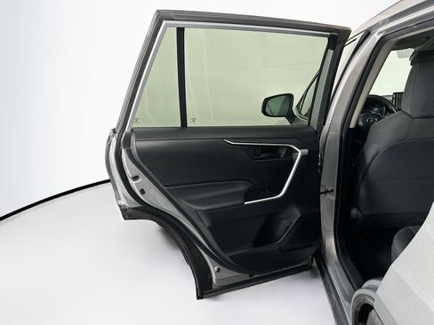 Used 2021 Toyota RAV4 LE image 25