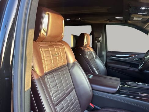 Used 2021 Cadillac Escalade Sport Platinum image 15