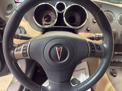 Used 2006 Pontiac Solstice Base w/ Premium Package image 14
