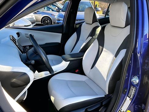 Used 2016 Toyota Prius Three Touring image 7