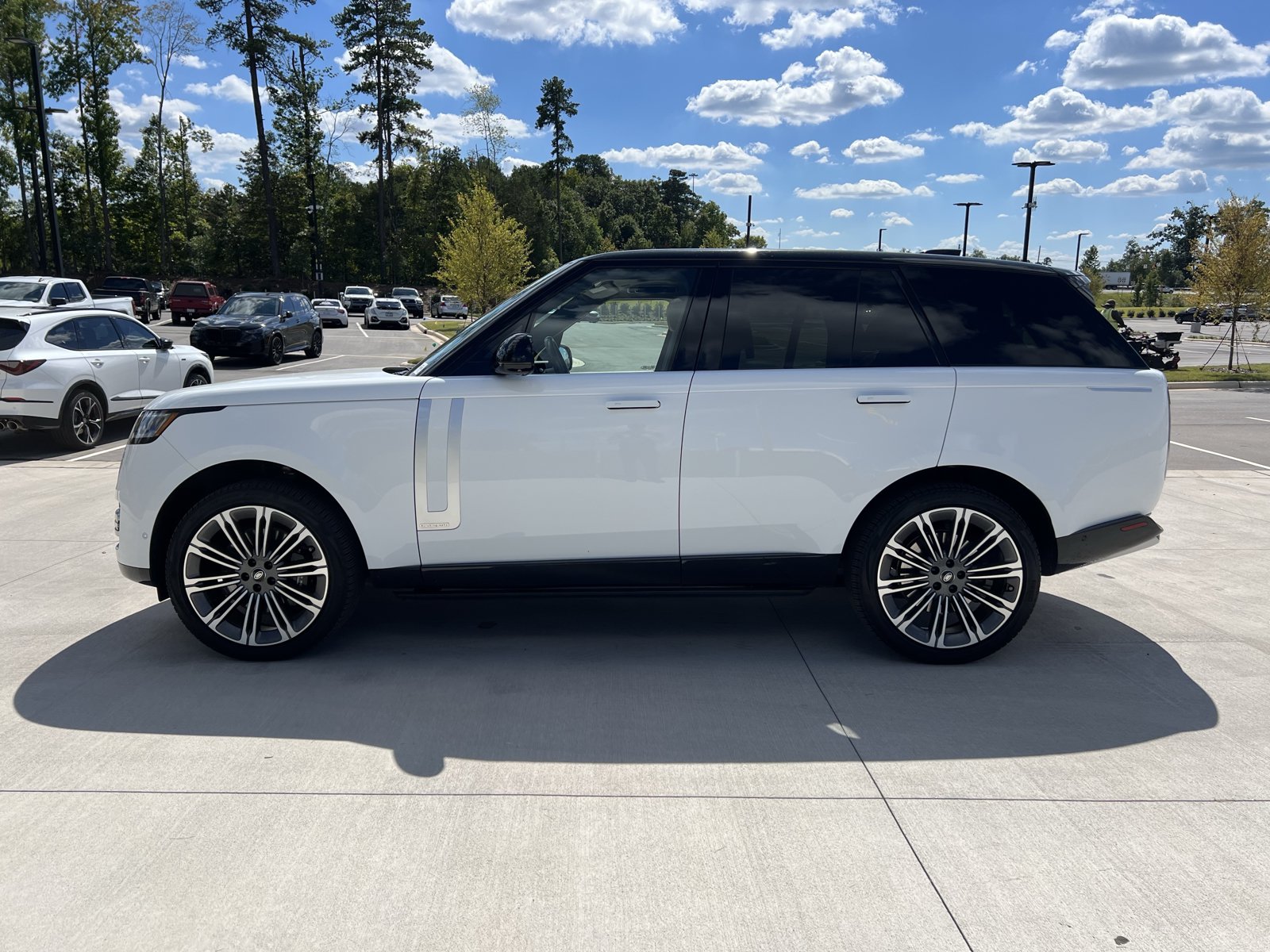 Used 2024 Land Rover Range Rover Autobiography AWD/4WD image 5