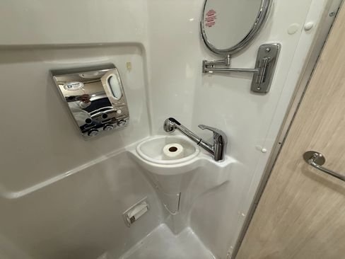 Used 2017 Mercedes-Benz Sprinter 3500 image 60