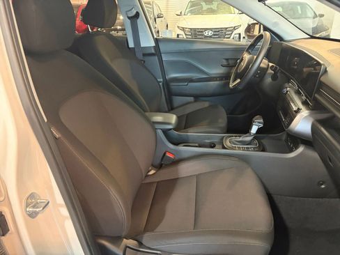 Used 2025 Hyundai Kona SEL image 36