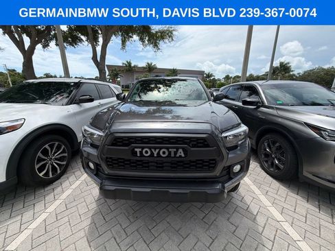 Used 2022 Toyota Tacoma SR5 RWD image 14