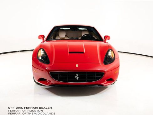 Used 2010 Ferrari California RWD image 32