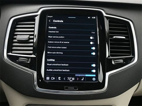 Used 2023 Volvo XC90 B6 Plus image 16