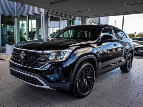New 2026 Volkswagen Atlas Cross Sport SE image 11
