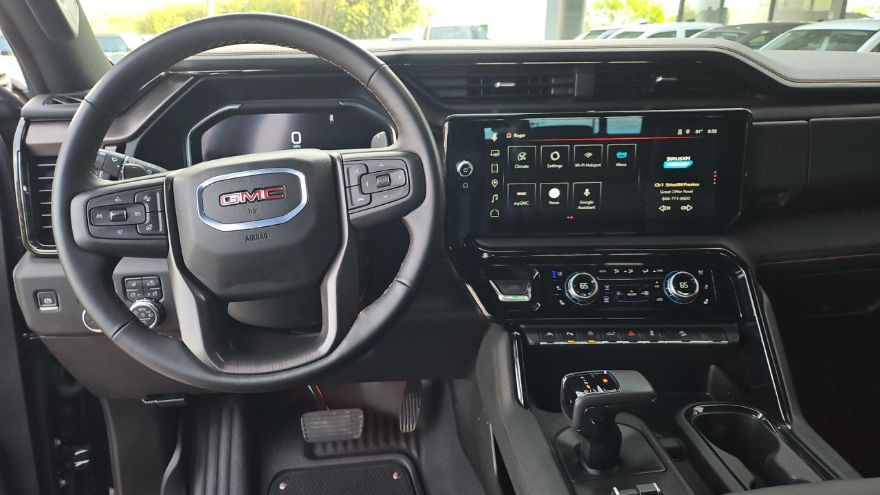 Used 2025 GMC Sierra 1500 AT4 w/ AT4 Premium Package AWD/4WD image 15