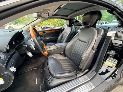 Used 2011 Mercedes-Benz SL 550 image 21