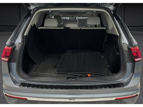 Used 2018 Volkswagen Tiguan SEL image 27