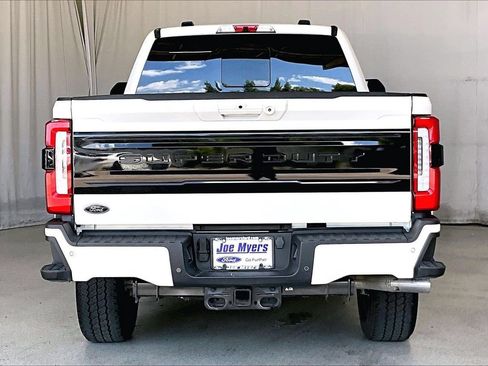 Used 2025 Ford F250 Platinum AWD/4WD image 3