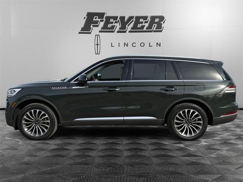Used 2022 Lincoln Aviator Reserve w/ Equipment Group 201A image 2