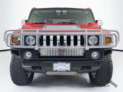 Used 2005 HUMMER H2 SUT w/ Preferred Equipment Group AWD/4WD image 2