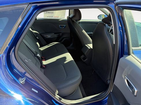 New 2025 Kia K4 LXS image 18