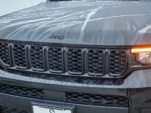 New 2025 Jeep Grand Cherokee L Altitude image 6