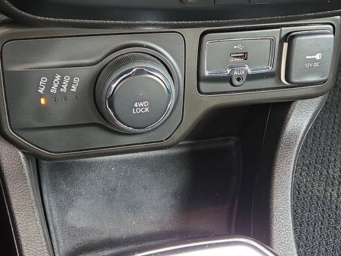 Used 2021 Jeep Renegade Latitude image 13