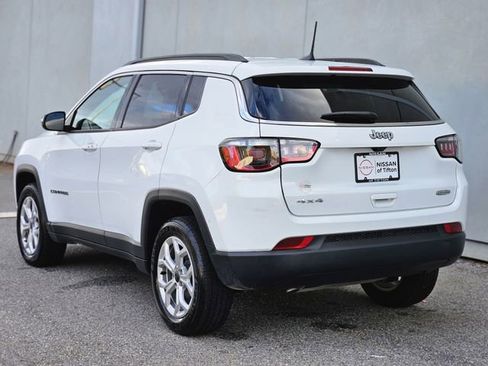 Used 2025 Jeep Compass Latitude AWD/4WD image 6